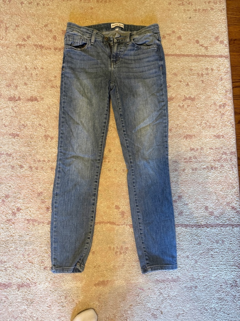 Women's Skinny Jeans in Medium Blue Wash — Classic Stretch Denim